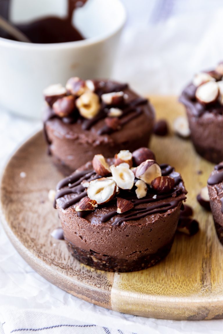 mini raw vegan chocolate cheesecakes with hazelnuts
