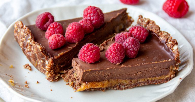 raw vegan chocolate caramel tart