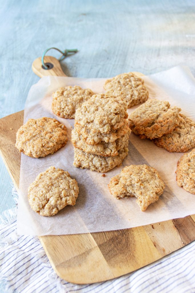 Healthy Vegan Anzac Biscuits | Healthyfrenchwife | Vegan Recipes