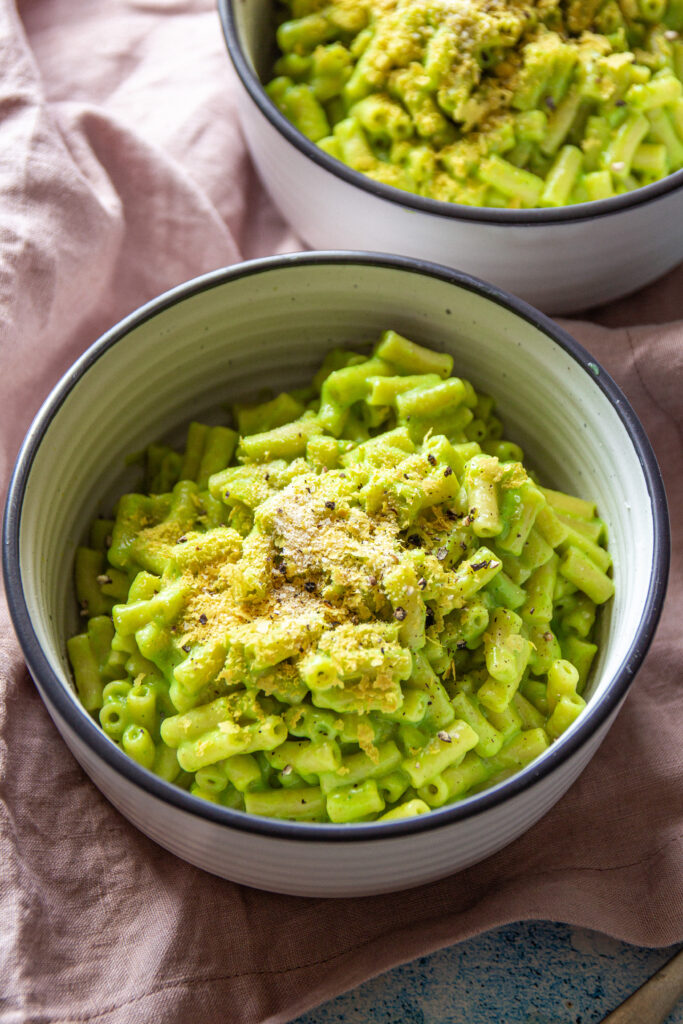 green mac and cheese vegan with broccoli 