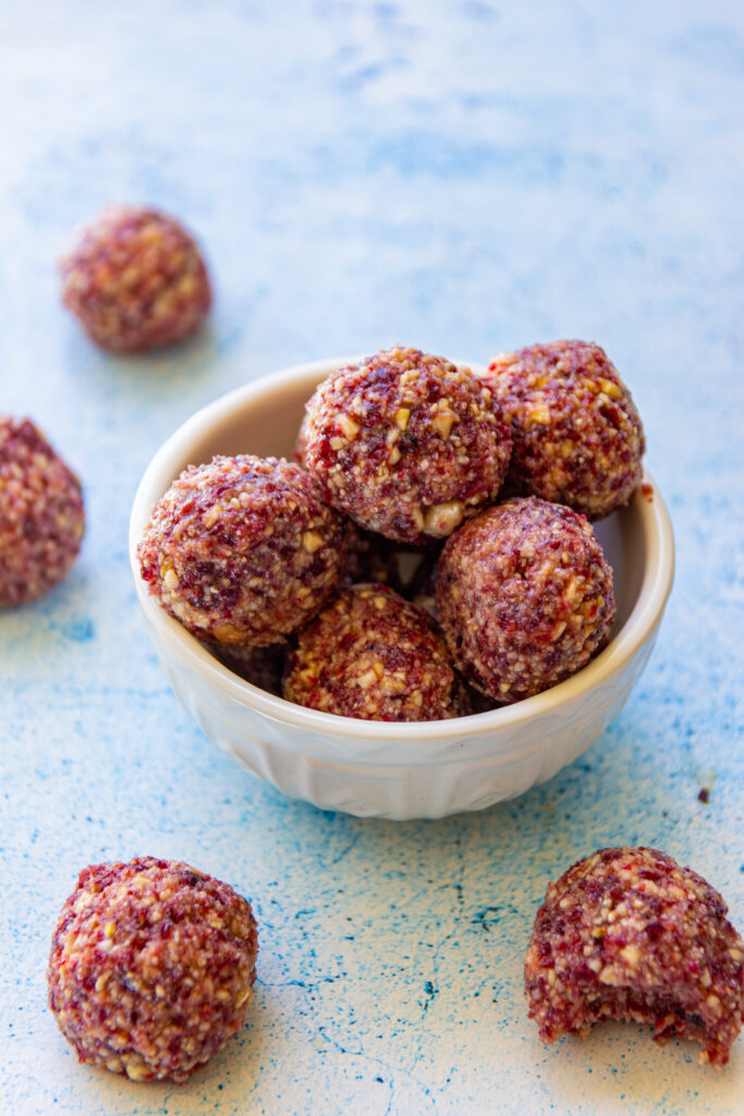 vegan recipe for bliss balls with cranberries 